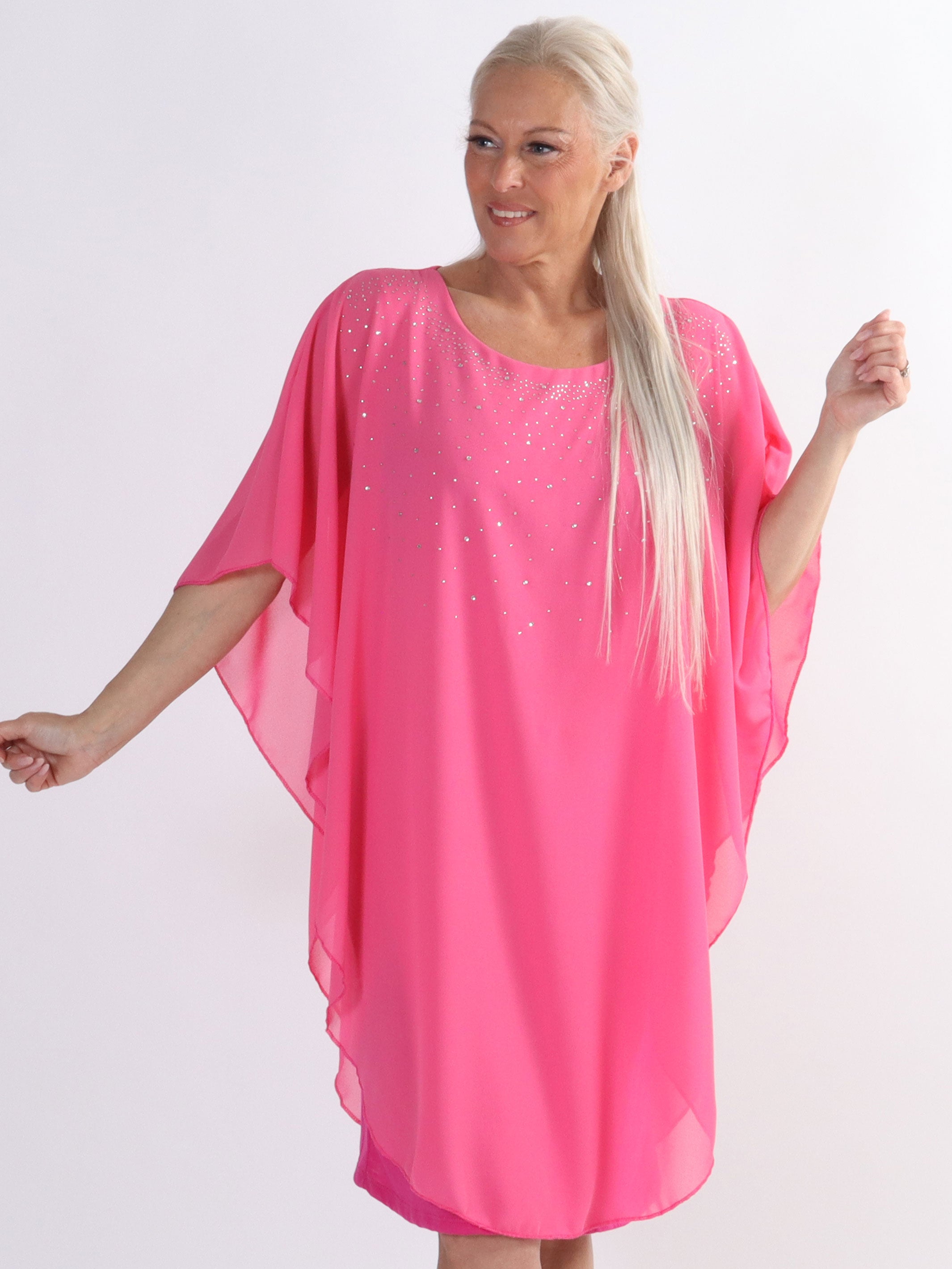 Kenya Crystal - Plus size tunikakjole med chiffonlag og similisten